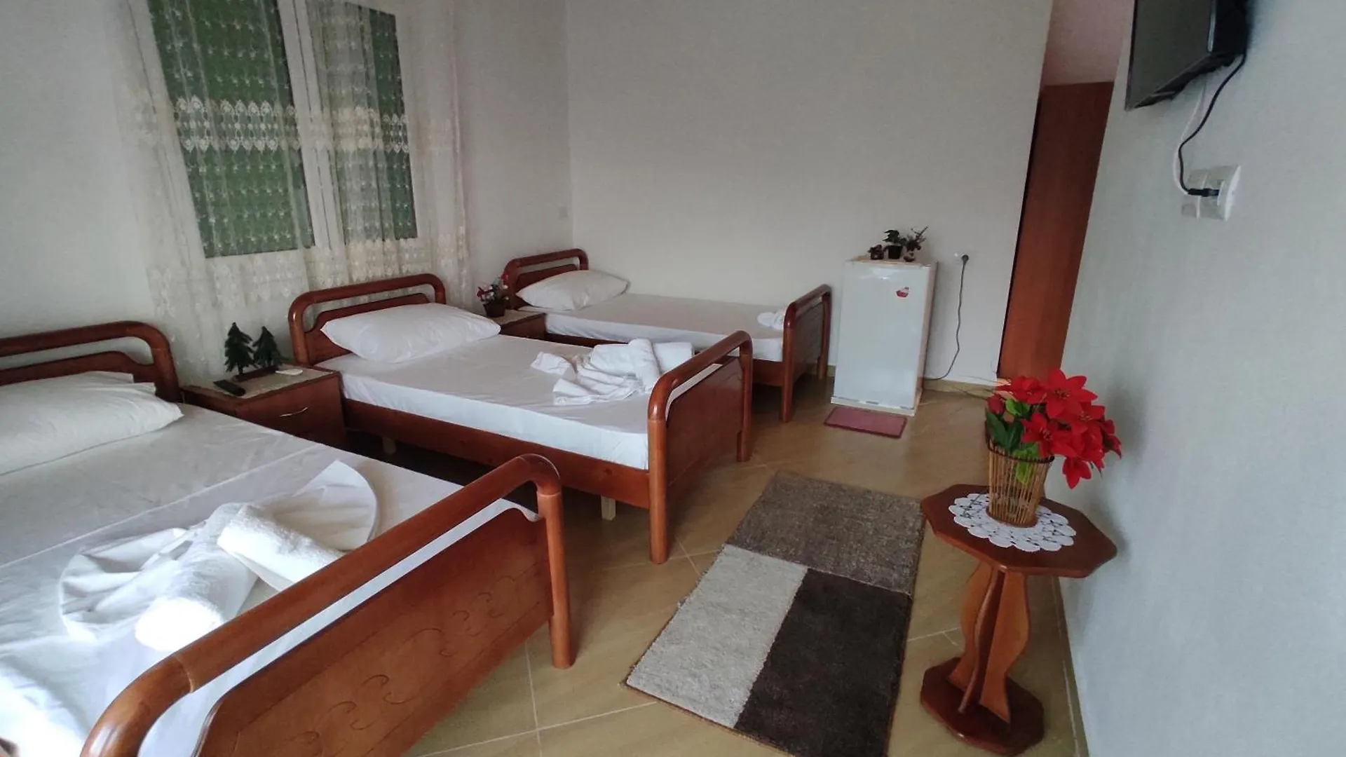 Dino Guest House Gjirokastër Appartement